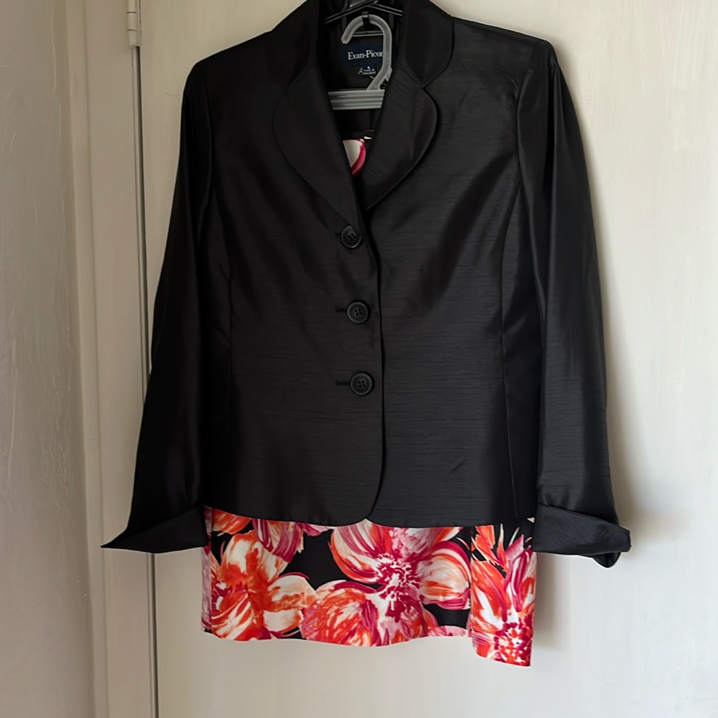 2 Pcs Suit. Evan-Picone. Polyester. Lined